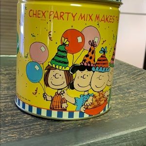 1990 Peanuts Chex Party Mix 40y Tin